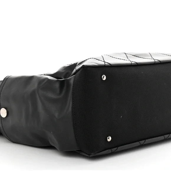 CHANEL Large Paris-Biarritz Tote - Picture 5 of 10